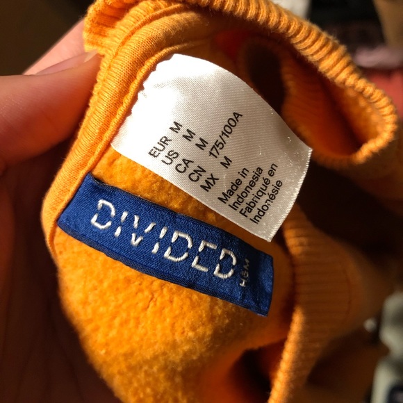 Orange sweater (MAKE AN OFFER) - Picture 5 of 5